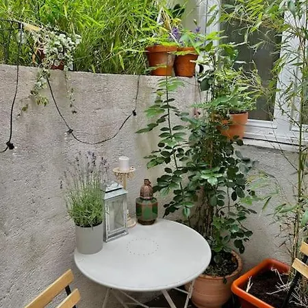 Charming In A Courtyard In Appartamento